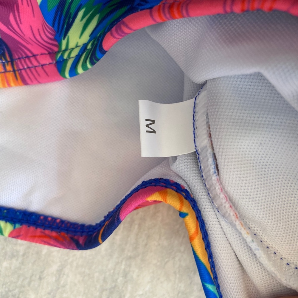 Bikini - Picture 2 of 4